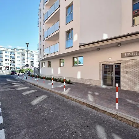 Sunflowers Apartament Przy Strzeleckiej W Kolobrzegu * קולובז'ג